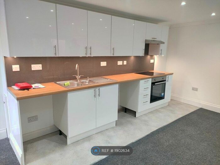 2 Bedroom Semi-Detached House To Rent In Upton Road, Torquay, TQ1