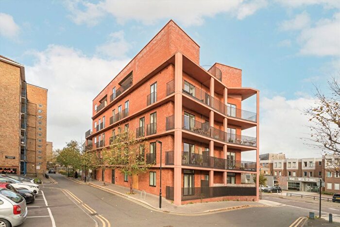 3 Bedroom Flat For Sale In Loddiges Road, Hackney, E9