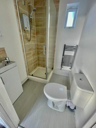 1 Bedroom Flat To Rent In Neath Rd, Neath, SA11