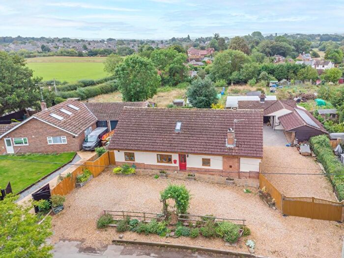 4 Bedroom Detached House For Sale In High Street, Burcott, Leighton Buzzard, LU7