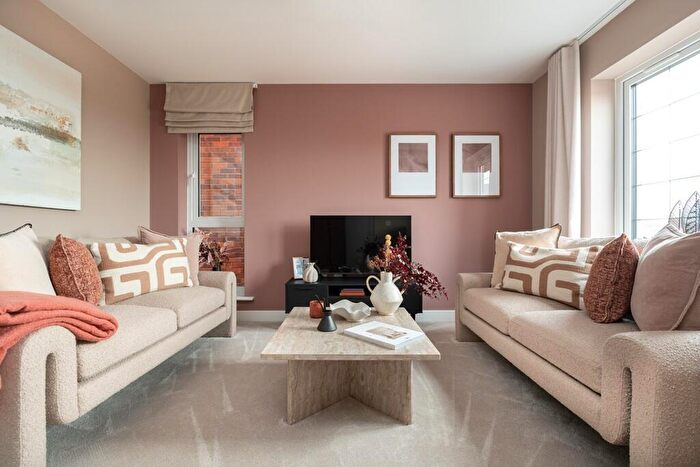 3 Bedroom Semi Detached House For Sale In Stourbridge Road, Bromsgrove, B61