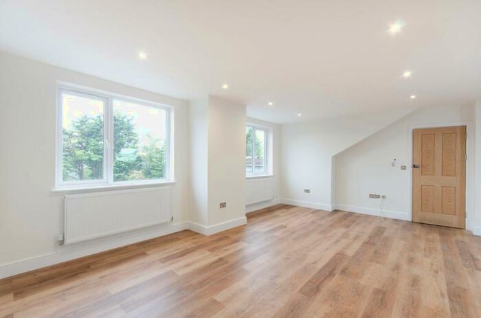 Studio To Rent In Headstone Road, Harrow, HA1