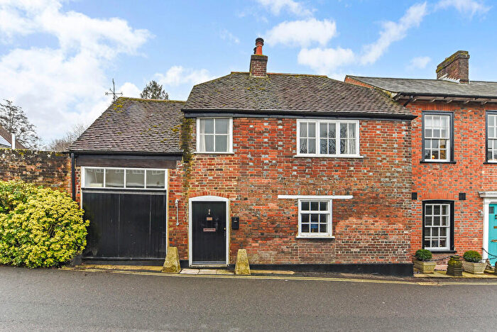 2 Bedroom Cottage To Rent In Mill Lane, Wickham, PO17