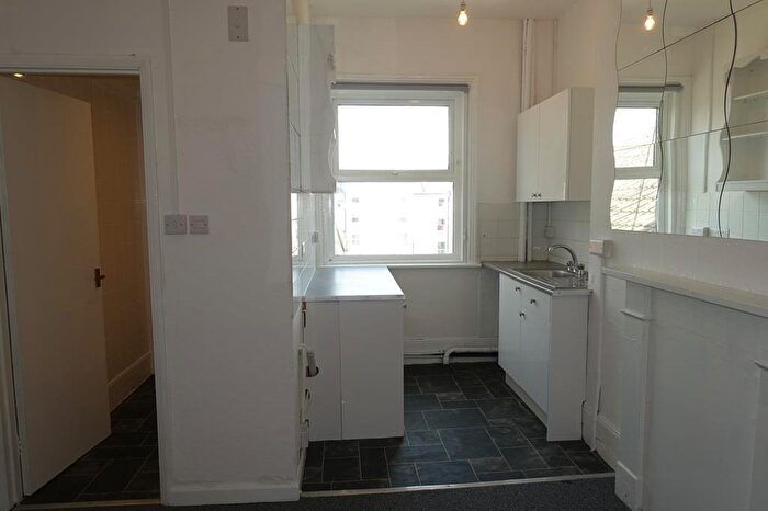 Studio To Rent In Jevington Gardens, Eastbourne, BN21