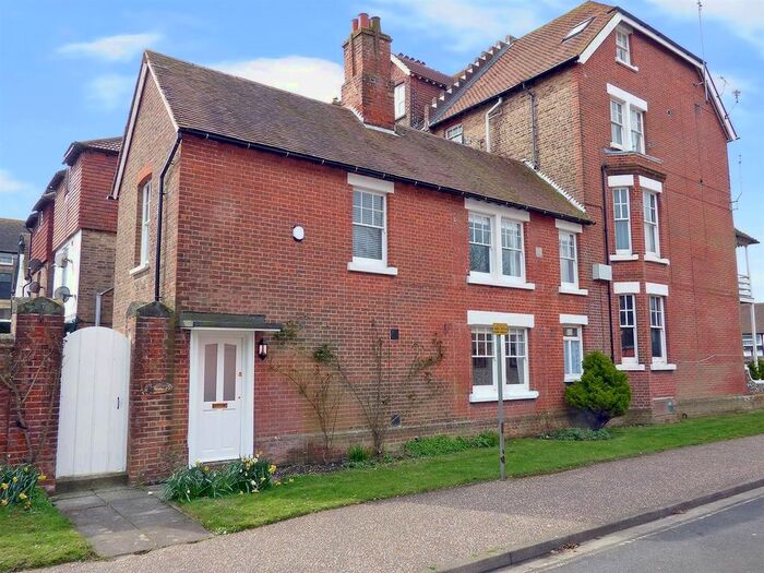 2 Bedroom Cottage To Rent In Fitzalan Road, Littlehampton, BN17