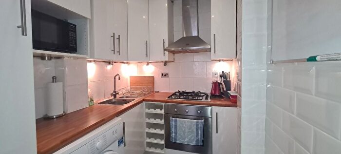 1 Bedroom Flat To Rent In Bolton Drive, Mount Florida, Glasgow, G42