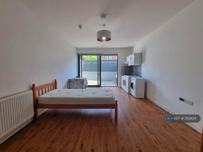 Studio To Rent In Scout Way, London, NW7