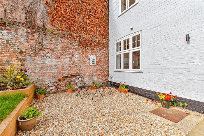 3 Bedroom Terraced House For Sale In Lugley Street, Newport, Isle Of Wight, PO30