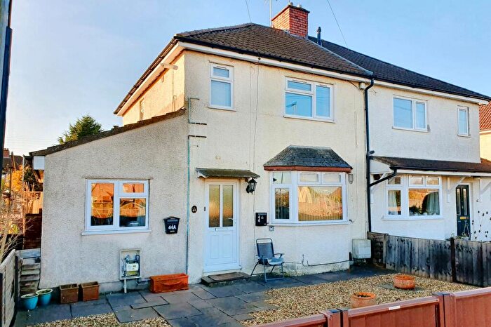 2 Bedroom Flat For Sale In Cotswold Road, Chipping Sodbury, BS37