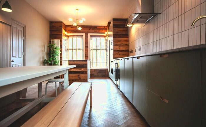 10 Bedroom Detached House To Rent In Beech Grove, Manchester, M14