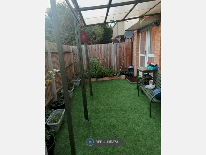 1 Bedroom Flat To Rent In Varcoe Road, London, SE16