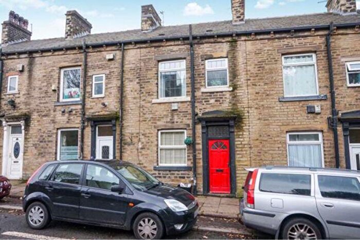 3 Bedroom Detached House To Rent In Burnley Road, Halifax, HX2
