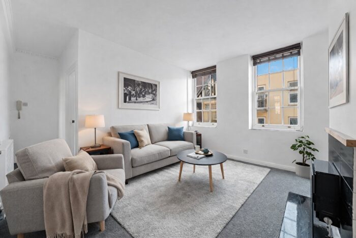 2 Bedroom Flat For Sale In Church Street, Windsor, SL4