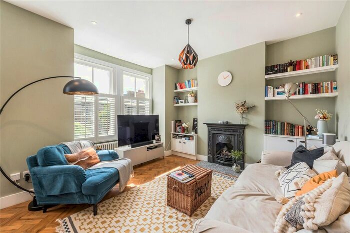 3 Bedroom Flat To Rent In Acre Road, London, SW19