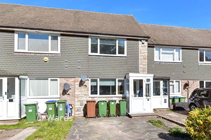 2 Bedroom Terraced House For Sale In Woodchurch Close, Sidcup, Kent, DA14