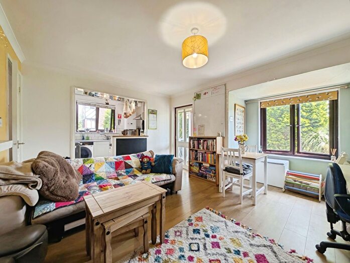 2 Bedroom Flat For Sale In Bradwell Road, Kenton, Tyne And Wear, NE3