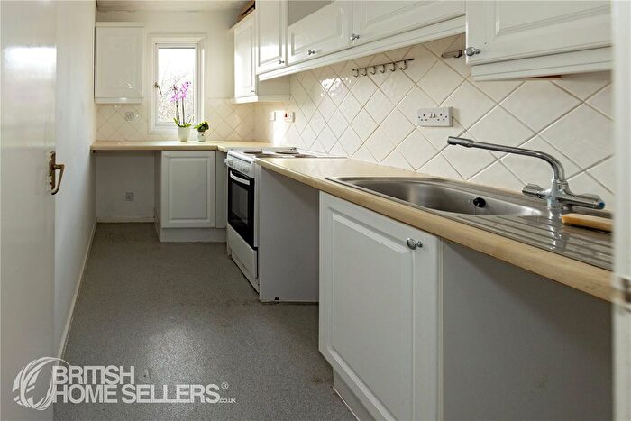 1 Bedroom Flat For Sale In Clay Hill, Two Mile Ash, Milton Keynes, Buckinghamshire, MK8