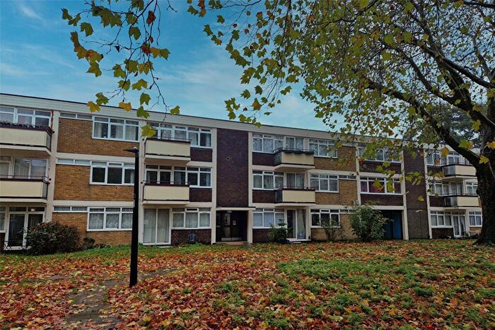 2 Bedroom Apartment For Sale In Ifield Drive, Ifield, Crawley, West Sussex, RH11