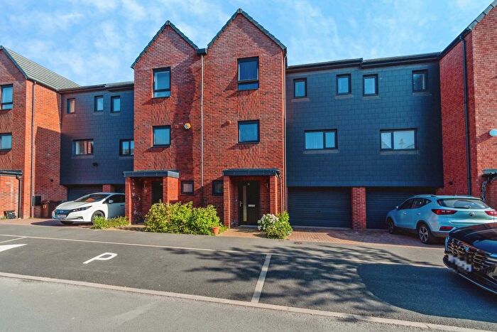 4 Bedroom Terraced House For Sale In Lancaster Drive, Wolverhampton, West Midlands, WV11