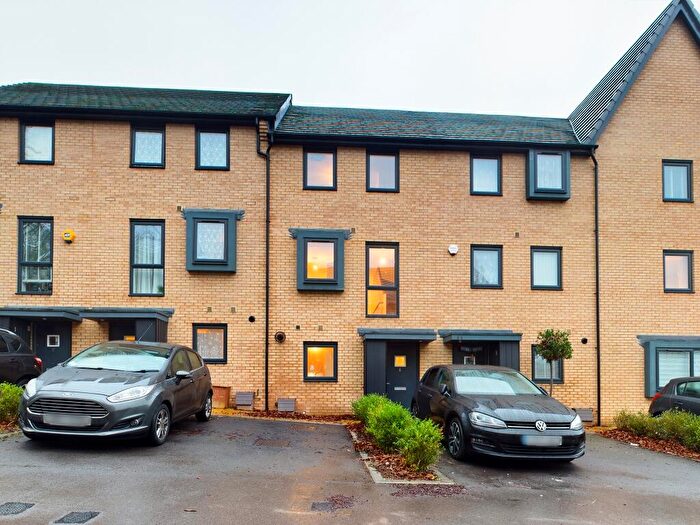 4 Bedroom Terraced House To Rent In Divot Way, Limes Park, Basingstoke, RG24