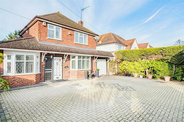 4 Bedroom Detached House To Rent In Old Mill Road, Denham, Uxbridge, UB9