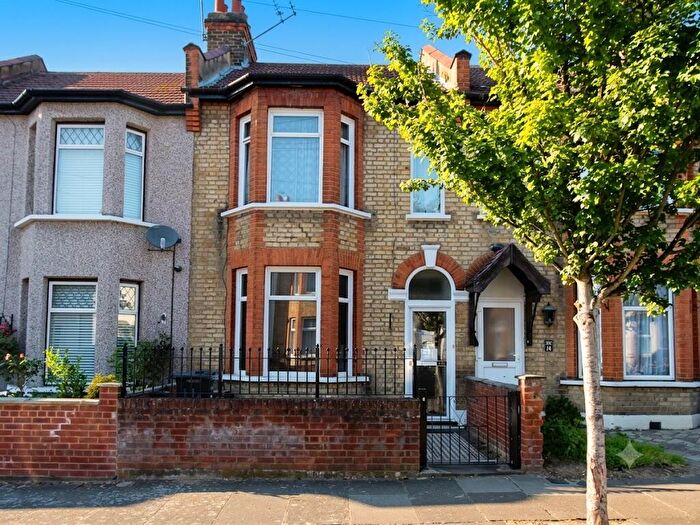 2 Bedroom Terraced House To Rent In Mayville Road, Ilford, IG1