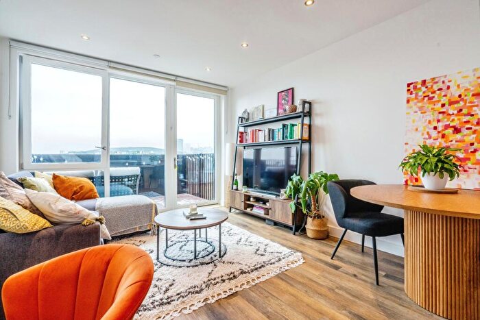 1 Bedroom Apartment To Rent In Oliver Road, Leyton, E10