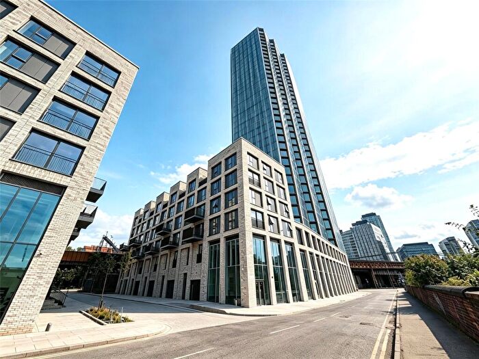 1 Bedroom Apartment To Rent In Crown View, Dantzic Street, Greater Manchester, Manchester, M4
