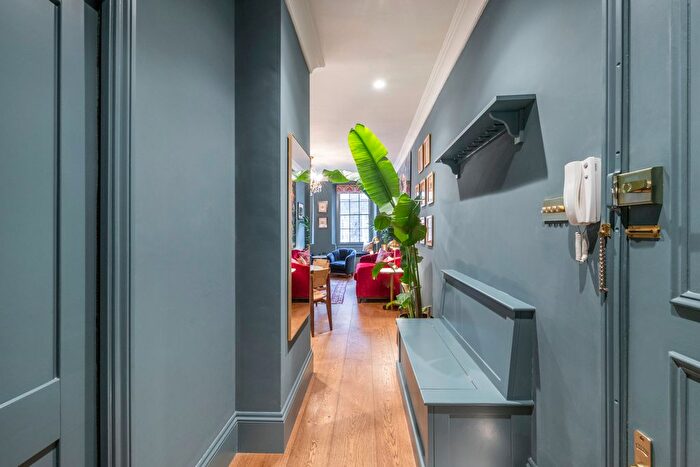 1 Bedroom Flat For Sale In Monmouth Street, Seven Dials, WC2H