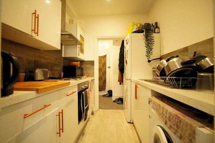 2 Bedroom Flat To Rent In Cheltenham Road, Stokes Croft, Bristol, BS6