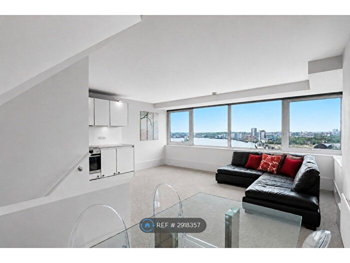 2 Bedroom Flat To Rent In Aragon Tower, London, SE8