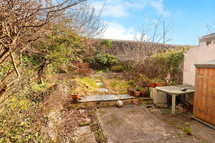 2 Bedroom Flat For Sale In Clifton Street, Plymouth, PL4