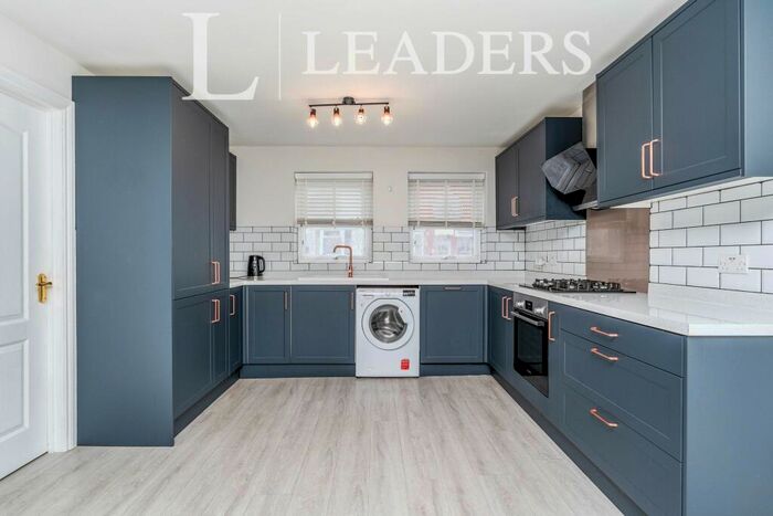 3 Bedroom End Of Terrace House To Rent In Firgrove Road, Southampton, SO15