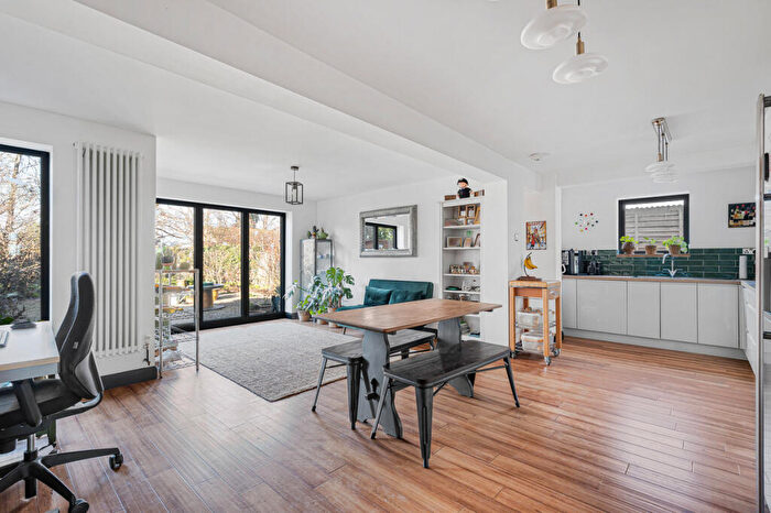 3 Bedroom Semi-Detached House For Sale In Moreton Road, Aston Upthorpe, OX11