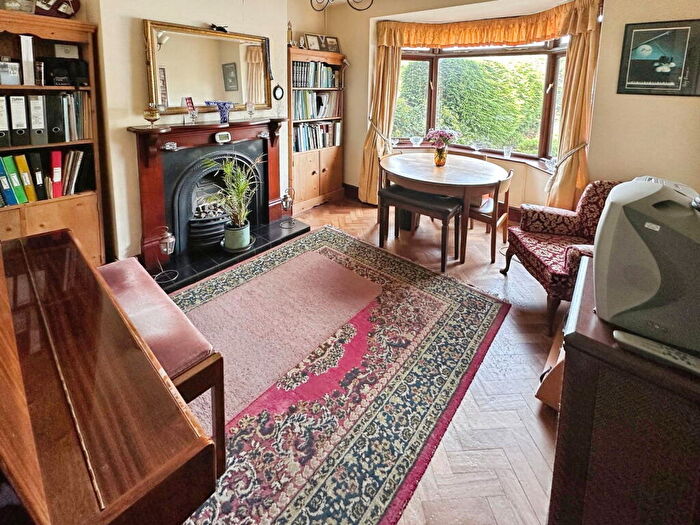 3 Bedroom Semi-Detached House For Sale In Bardon Road, Coalville, LE67