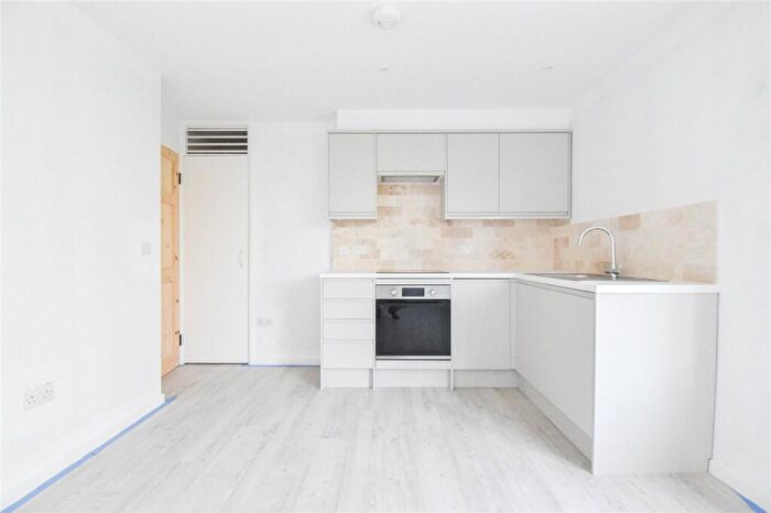 2 Bedroom Apartment To Rent In Gilbert Close, Cambridge, CB4