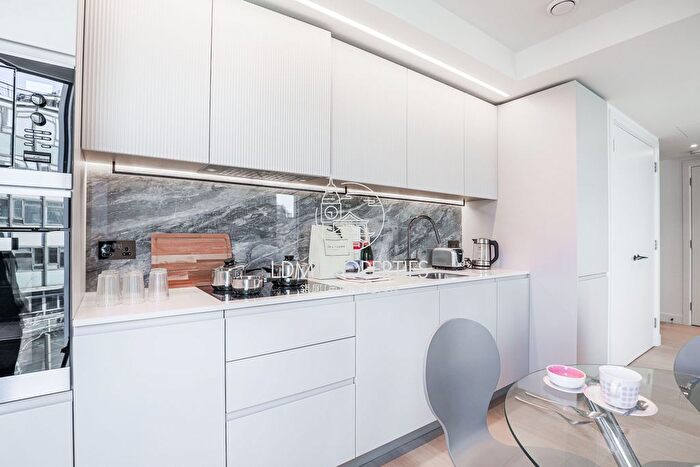 1 Bedroom Flat To Rent In Lincoln Apartment, White City Living, London, W12