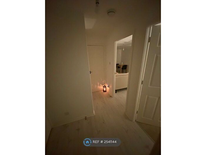 2 Bedroom Flat To Rent In Armstrong Quay, Liverpool, L3