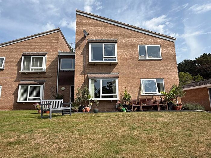2 Bedroom Apartment For Sale In School Hill, Heswall, Wirral, CH60
