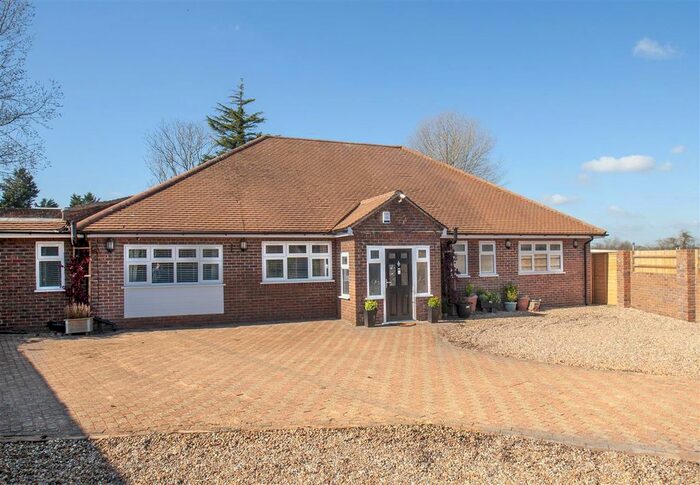 5 Bedroom Bungalow For Sale In Chislett Close, Sellindge, Ashford, Kent, TN25