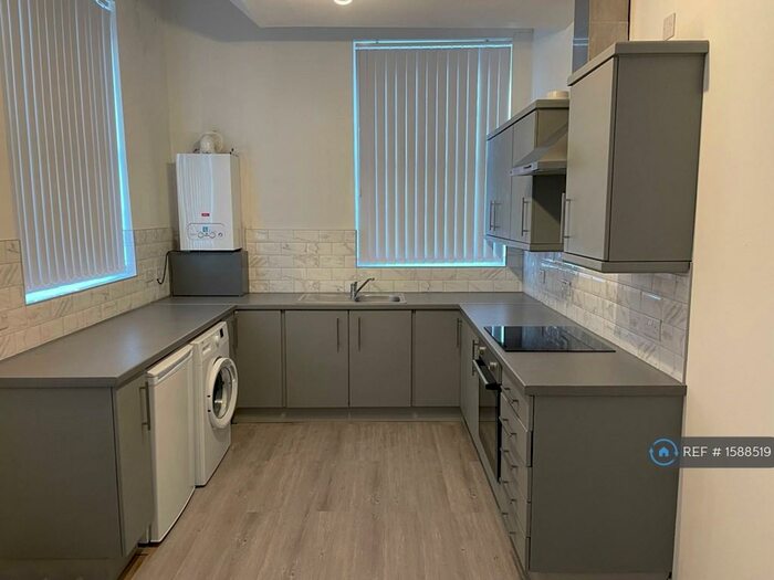 2 Bedroom Penthouse To Rent In Oakhouse Park, Liverpool, L9