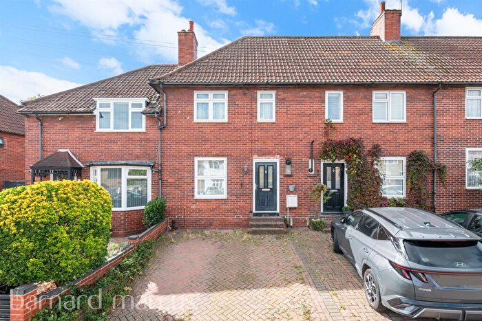 2 Bedroom Terraced House For Sale In Wrythe Lane, Carshalton, SM5