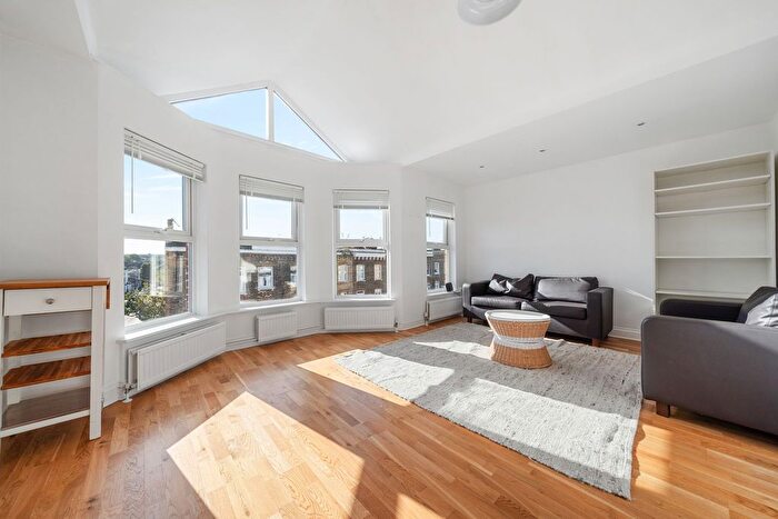 1 Bedroom Flat To Rent In Davenant Road, London, N19