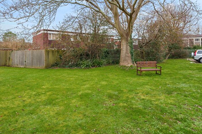 1 Bedroom Flat For Sale In King William Close, Chichester, PO19