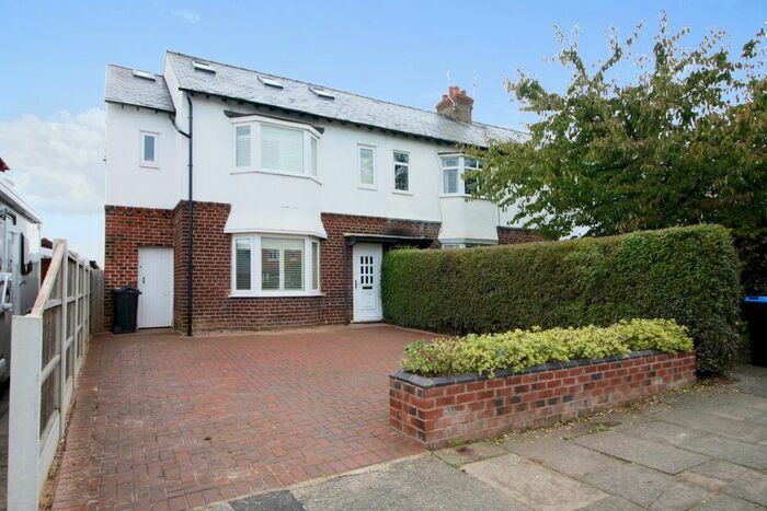 3 Bedroom Semi-Detached House To Rent In Hoole Lane, Chester, CH2