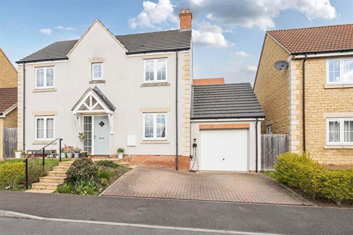 4 Bedroom Detached House For Sale In Portland Rise, Corsham, SN13