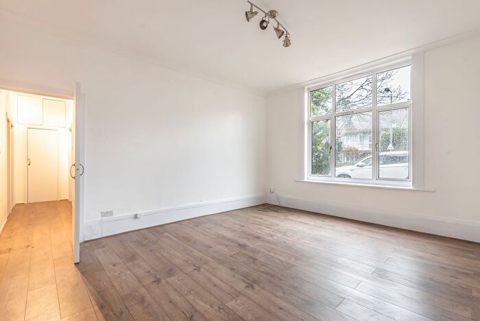 1 Bedroom Flat To Rent In Page Heath Lane, Bickley, Bromley, BR1