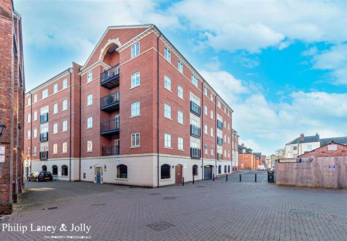 2 Bedroom Flat For Sale In Mill Street, Worcester, WR1