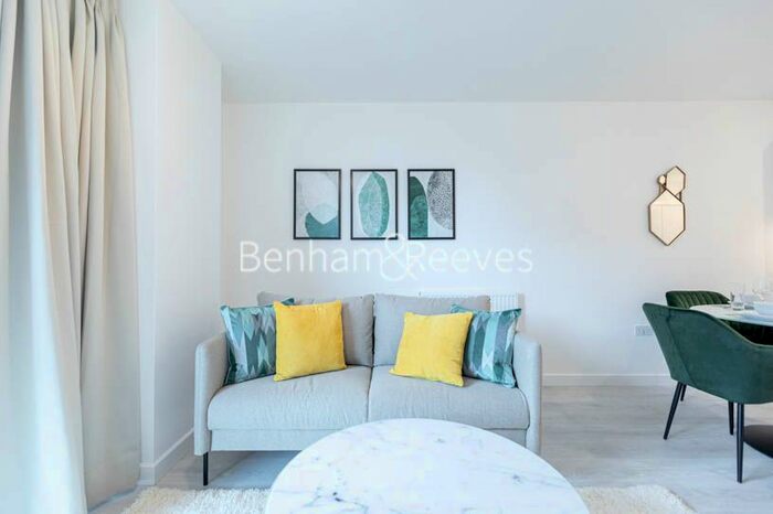 1 Bedroom Flat To Rent In East Acton Lane, Acton, W3