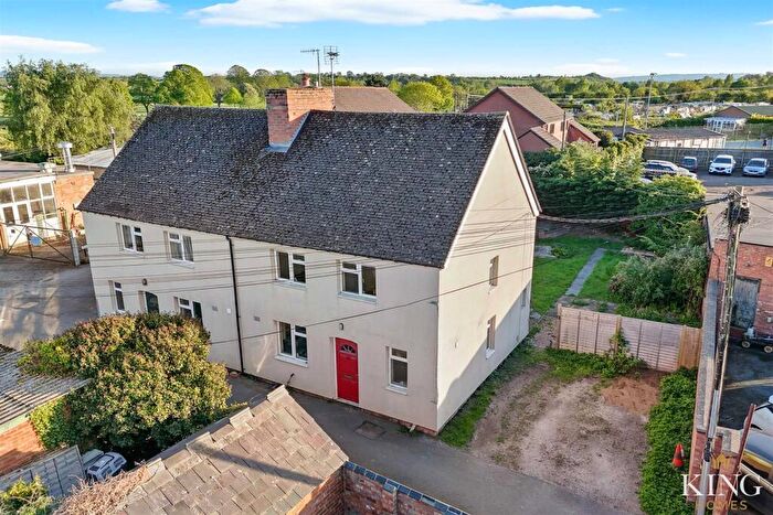 3 Bedroom Semi-Detached House For Sale In The Pleck, Bidford-On-Avon, Alcester, B50